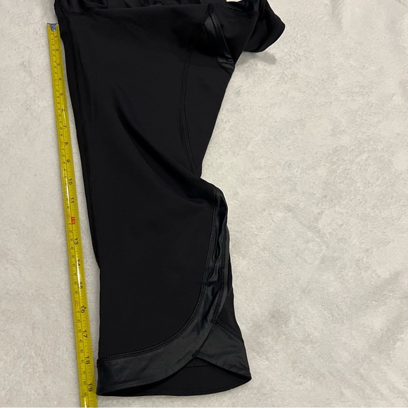 Lululemon Chase Me Crop II - Picture 5 of 15